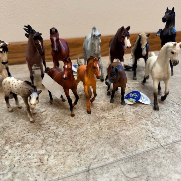 Breyer & Schleich Horse Lot of 14 Various Horses & Foals Animal Figures - Picture 7 of 7